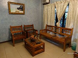 Alona Tropical Beach Resort