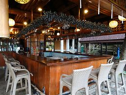 Alona Tropical Beach Resort