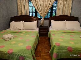 Alona Tropical Beach Resort