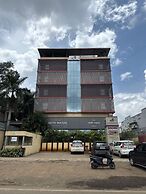 Hi5 Hotel & Experience