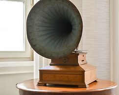 Universal Boutique Hotel