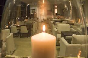 Universal Boutique Hotel