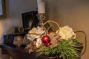 Universal Boutique Hotel