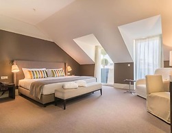 Universal Boutique Hotel