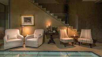 Universal Boutique Hotel