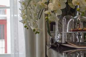 Universal Boutique Hotel