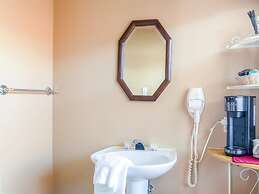 The Belmont Inn by OYO