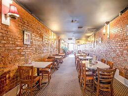 The Belmont Inn by OYO