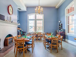 The Belmont Inn by OYO