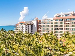 Unlimited Luxury Villas - Playa Royale Condo