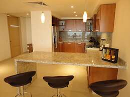 Unlimited Luxury Villas - Del Canto Condo