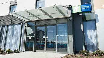 Holiday Inn Express Aberdeen Airport by IHG