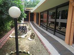 Hostal Cocos Inn