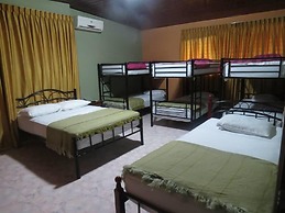 Hostal Cocos Inn
