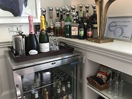 Tavistock House Hotel