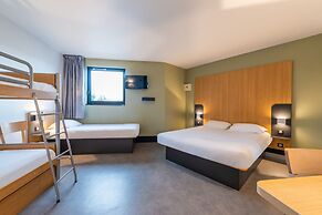 B&B HOTEL Cholet Sud