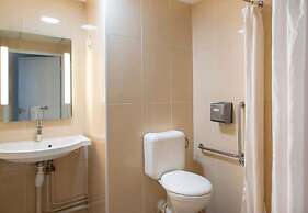 B&B HOTEL Cholet Sud