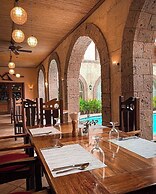 Corto del Mar Hotel