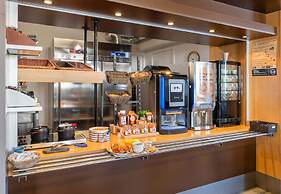 B&B HOTEL LYON St Bonnet Mi-Plaine