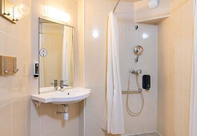 B&B HOTEL LYON St Bonnet Mi-Plaine