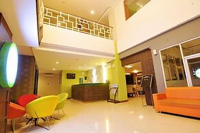 Pose in Solo by Wstay