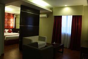 Pose in Solo by Wstay