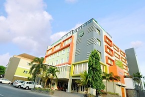 Pose in Solo by Wstay