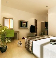 Pose in Solo by Wstay