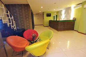 Pose in Solo by Wstay