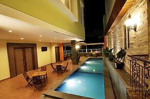 Pose in Solo by Wstay