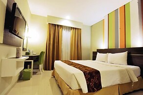 Pose in Solo by Wstay