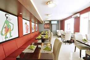 Pose in Solo by Wstay