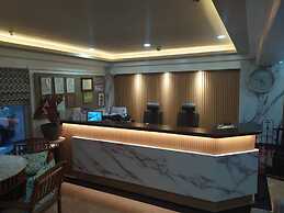 Ralph Anthony Suites