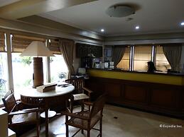 Ralph Anthony Suites