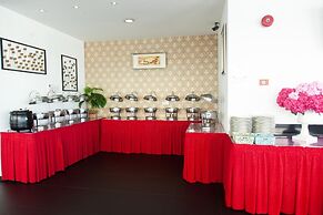 M Design Hotel at Shamelin Perkasa