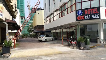 M Design Hotel at Shamelin Perkasa