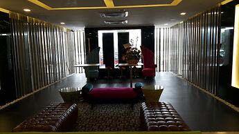 M Design Hotel at Shamelin Perkasa