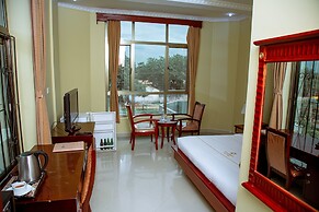 Greenlight Hotel