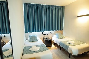 Day's Inn Hotel and Residence