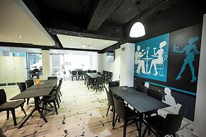 Day's Inn Hotel and Residence