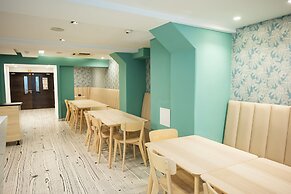 Day's Inn Hotel and Residence