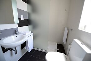 Day's Inn Hotel and Residence