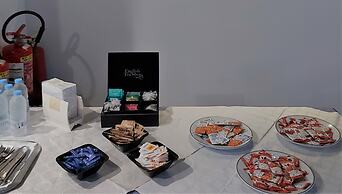 Day's Inn Hotel and Residence