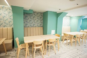 Day's Inn Hotel and Residence