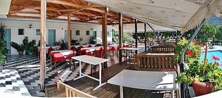 Theofilos Classic Hotel