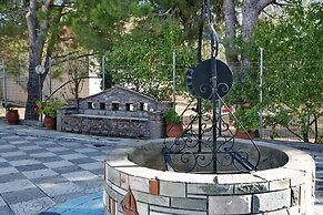 Theofilos Classic Hotel