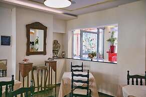 Theofilos Classic Hotel