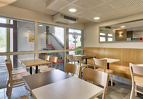 B&B HOTEL Clermont-Ferrand Le Brézet Aéroport