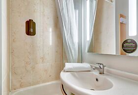 B&B HOTEL Clermont-Ferrand Le Brézet Aéroport
