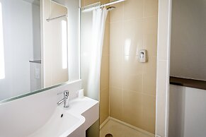 B&B HOTEL Nantes Rezé Saint-Sébastien